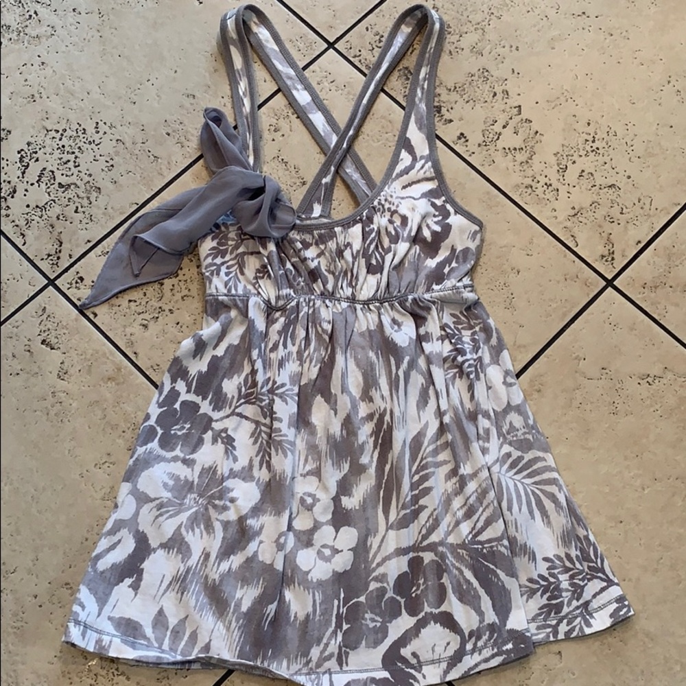 Hollister floral tank